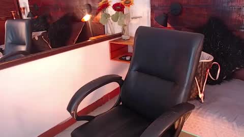 Snapshot of tamara_sanz1 chatting on 03.02.25 online show from 03.02.25