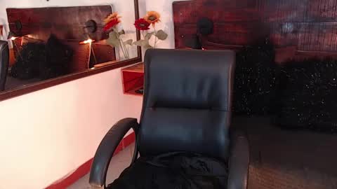 Snapshot of tamara_sanz1 chatting on 03.11.25 online show from 03.11.25