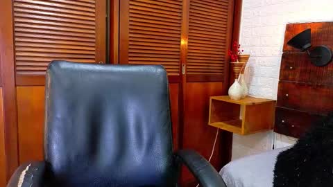 Snapshot of tamara_sanz1 chatting on 09.30.25 online show from 09.30.25