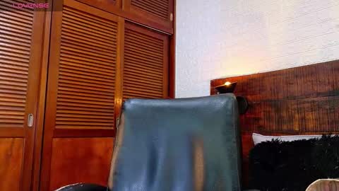 Snapshot of tamara_sanz1 chatting on 10.01.25 online show from 10.01.25