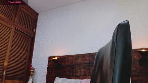 Snapshot of tamara_sanz1 chatting on 10.03.25 online show from 10.03.25