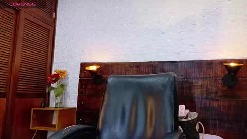 Snapshot of tamara_sanz1 chatting on 10.08.25 online show from 10.08.25