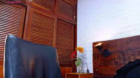 Snapshot of tamara_sanz1 chatting on 11.02.25 online show from 11.02.25