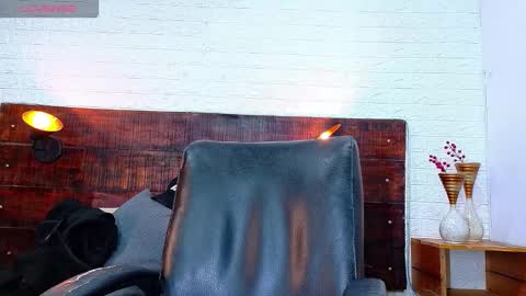 Snapshot of tamara_sanz1 chatting on 11.21.25 online show from 11.21.25