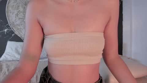Snapshot of tamarathompsonn chatting on 01.05.25 Tamara. online show from 01.05.25