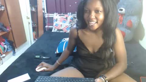 Snapshot of tamela_1 chatting on 04.11.26 tamela online show from 04.11.26