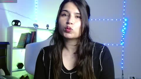 Snapshot of tami_ramirez__ chatting on 01.13.25 Tami online show from 01.13.25