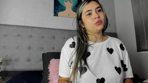 Snapshot of tami_vega chatting on 12.17.24 Tamy Vega online show from 12.17.24