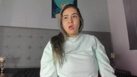 Snapshot of tami_vega chatting on 12.21.24 Tamy Vega online show from 12.21.24