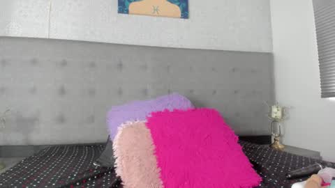 Snapshot of tami_vega chatting on 12.21.24 Tamy Vega online show from 12.21.24