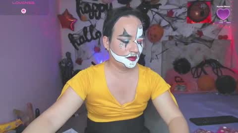 Snapshot of tania_lucia1 chatting on 10.28.25 Tania lucia online show from 10.28.25