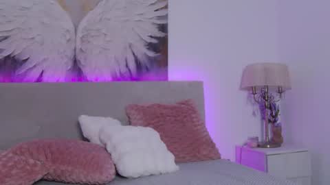 Tania Amore online show from 11.28.25