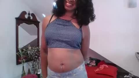 Snapshot of tanialopaz chatting on 03.08.25 TaniaBitch online show from 03.08.25