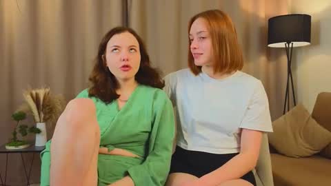 Snapshot of tanishamunshi chatting on 11.29.25 Angela and Victoria online show from 11.29.25