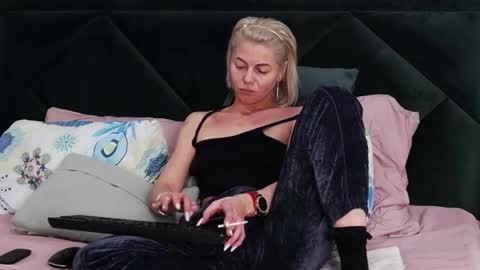 tanyaGrey online show from 03.05.26