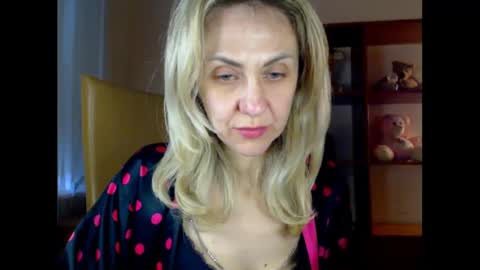 Snapshot of tanya6547 chatting on 03.12.25 tanya online show from 03.12.25