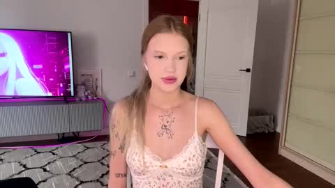 Snapshot of tanyaquartaro chatting on 02.18.26 Alisa online show from 02.18.26