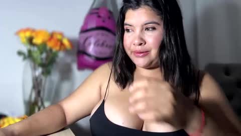 Snapshot of tara_lynn_xx chatting on 02.14.25 Dani independent model online show from 02.14.25