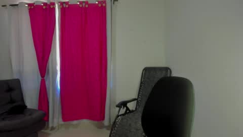 Snapshot of tara_thonson chatting on 04.03.26 tara_thonson online show from 04.03.26