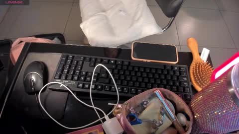 Tara Lawrence online show from 02.10.26