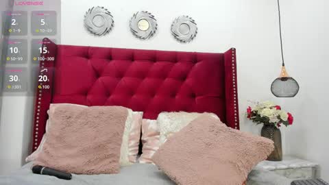 Snapshot of taraslow28 chatting on 10.22.25 Tara online show from 10.22.25