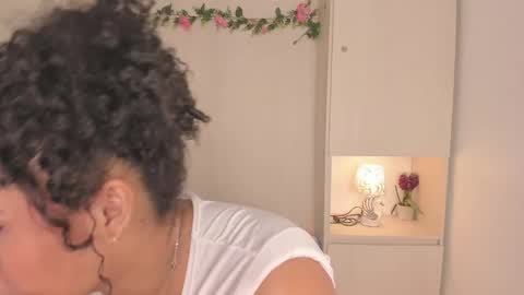  T A R A  online show from 10.25.25