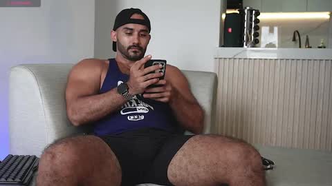 Snapshot of tarek_dan chatting on 10.01.25 Tarek online show from 10.01.25