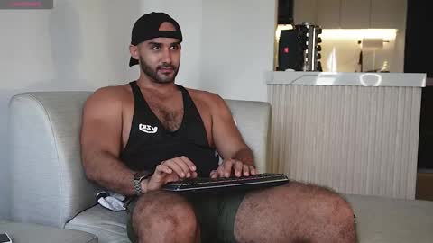 Snapshot of tarek_dan chatting on 10.06.25 Tarek online show from 10.06.25