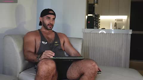 Snapshot of tarek_dan chatting on 10.07.25 Tarek online show from 10.07.25