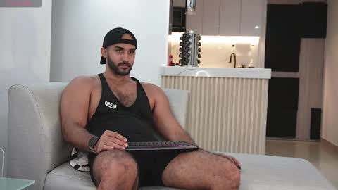 Snapshot of tarek_dan chatting on 10.10.25 Tarek online show from 10.10.25