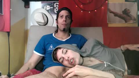 Snapshot of tarian_xxx chatting on 04.25.26 T J online show from 04.25.26