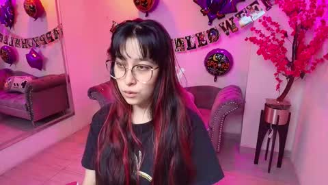 Snapshot of tarly_matches chatting on 10.25.25 Tarly online show from 10.25.25