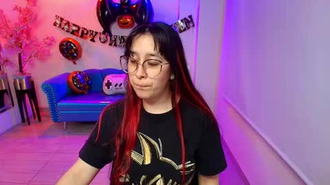 Snapshot of tarly_matches chatting on 10.25.25 Tarly online show from 10.25.25