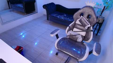 Snapshot of tarly_matches chatting on 11.17.25 Tarly online show from 11.17.25