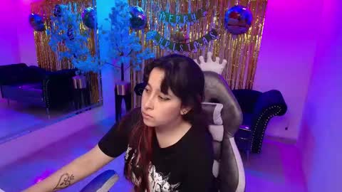 Snapshot of tarly_matches chatting on 12.16.25 Tarly online show from 12.16.25