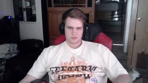 Snapshot of tarus333 chatting on 02.12.26 tarus333 online show from 02.12.26