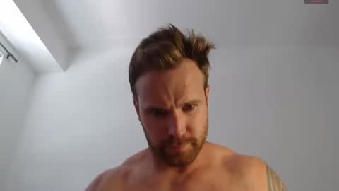 Snapshot of tarzan_thejungleboy chatting on 11.04.25 Tarzan online show from 11.04.25