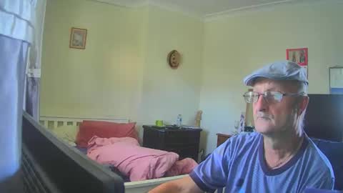 Snapshot of taslicks0739 chatting on 09.27.25 Tas online show from 09.27.25