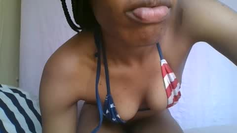 Snapshot of tastey_babe chatting on 02.08.26 tastey_babe online show from 02.08.26