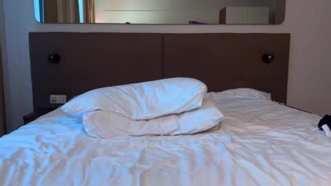 My shows 2100500 UTC3 online show from 11.15.25