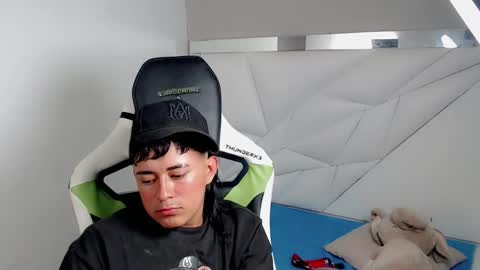 T A T A N online show from 12.05.25