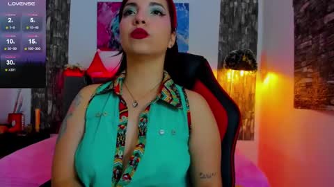 Snapshot of tatiana_sc chatting on 12.14.24 Tatiana SC online show from 12.14.24