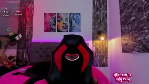 Snapshot of tatiana_sc chatting on 01.17.25 Tatiana SC online show from 01.17.25