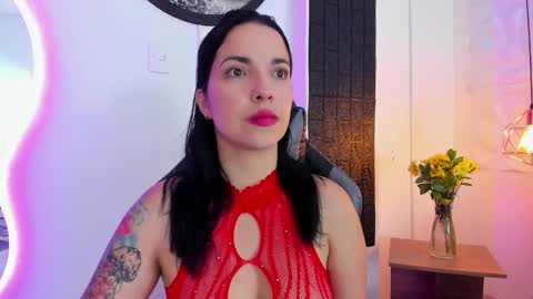 Snapshot of tatiana_sc chatting on 10.01.25 Tatiana SC online show from 10.01.25