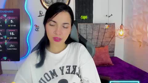 Snapshot of tatiana_sc chatting on 10.10.25 Tatiana SC online show from 10.10.25