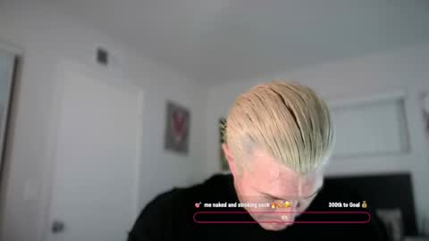 Snapshot of tattednblonde chatting on 06.10.26 tattednblonde online show from 06.10.26