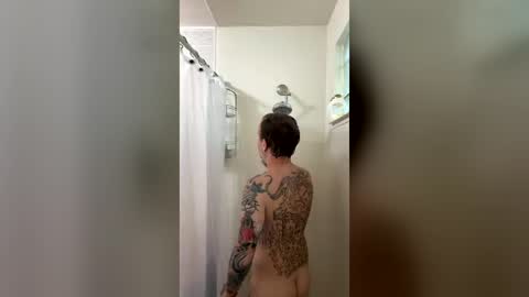 Snapshot of tattedupboyfun chatting on 06.19.26 tattedupboyfun online show from 06.19.26