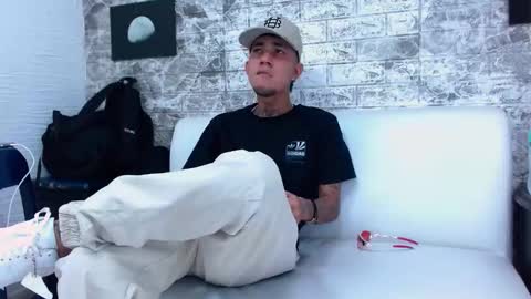 Snapshot of tattoo22_ chatting on 11.18.25 Tattoo online show from 11.18.25