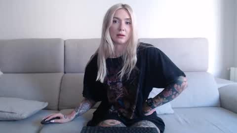 tattoobbgirl online show from 09.14.25