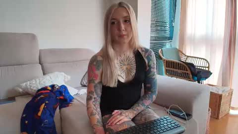 Snapshot of tattoobbgirl chatting on 02.25.26 tattoobbgirl online show from 02.25.26